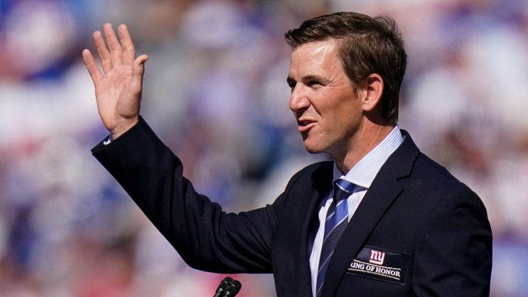 Eli Manning, Antonio Gates, Jared Allen headline 25 semifinalists for football Hall of Fame