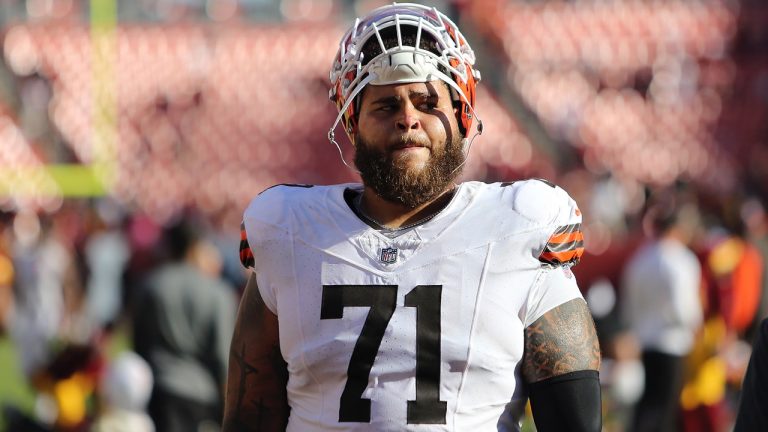 Cleveland Browns offensive tackle Jedrick Wills Jr. walks off the field after an NFL game against the Washington Commanders, Sunday, Oct. 6, 2024 in Landover, Md. (AP Photo/Daniel Kucin Jr.)