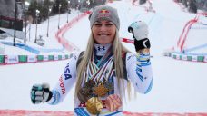 Lindsey Vonn returns to skiing at age 40