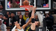 Jazz&#8217;s Lauri Markkanen leaves injured in loss to Wembanyama and Spurs