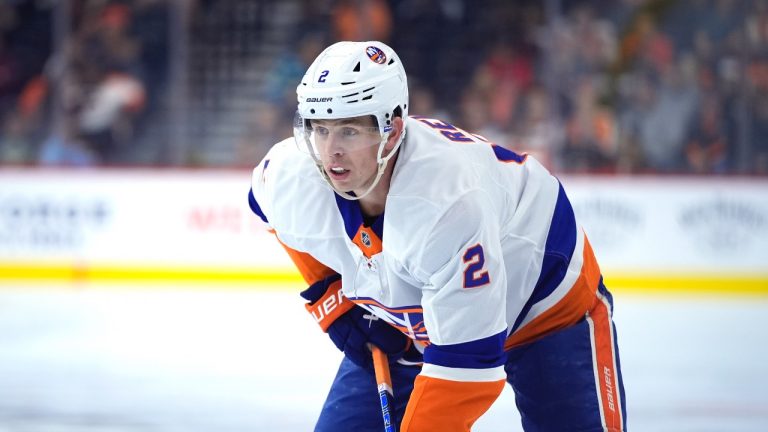 New York Islanders' Mike Reilly plays during a preseason NHL game, Thursday, Sept. 26, 2024, in Philadelphia. (AP/Matt Slocum)