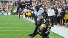 Boswell kicks 6 field goals, Steelers bottle up Jackson in slim win vs. Ravens