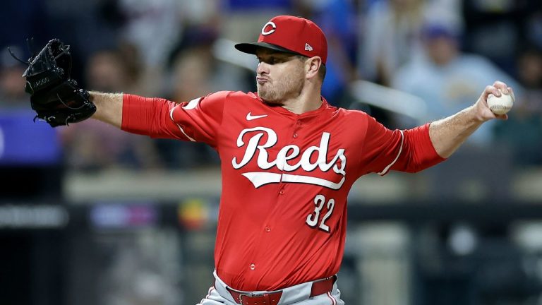 Cincinnati Reds' Justin Wilson pitches during the 10th inning of a baseball game against the New York Mets Friday, Sept. 6, 2024, in New York. (Adam Hunger/AP Photo)