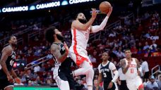 Green, VanVleet score 21 each as Rockets rout Spurs