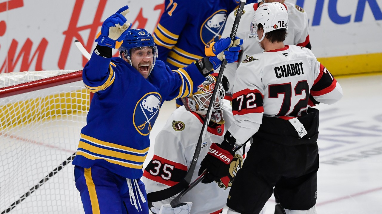 Sabres snap three-game skid with rout of Senators