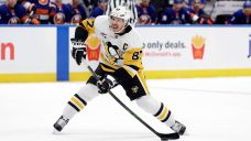 Crosby scores 598th goal, Penguins lose to Islanders in shootout