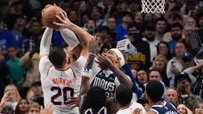 Jusuf Nurkic makes free throw with 0.8 seconds left to lift Suns past Mavericks