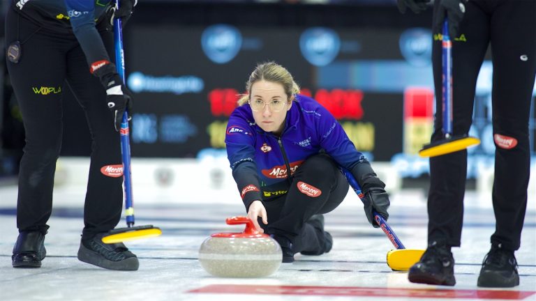 Christina Black shoots a stone during the KIOTI National on Wednesday, Nov. 27, 2024, in St. John's, N.L. (Anil Mungal/GSOC)