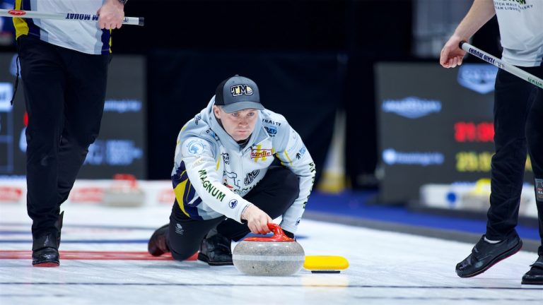 Bruce Mouat in action during the Co-op Canadian Open on Thursday, Nov. 7, 2024, in Nisku, Alta. (Anil Mungal/GSOC)