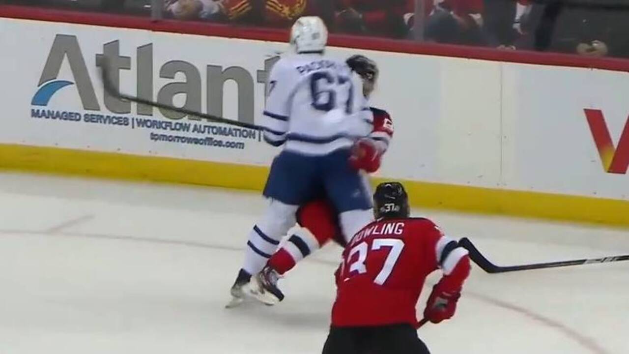 Maple Leafs’ Pacioretty runs over Jack Hughes with huge hit