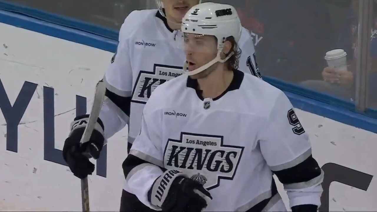 Kings’ Kempe scores off no-look dime from Kopitar vs. Rangers