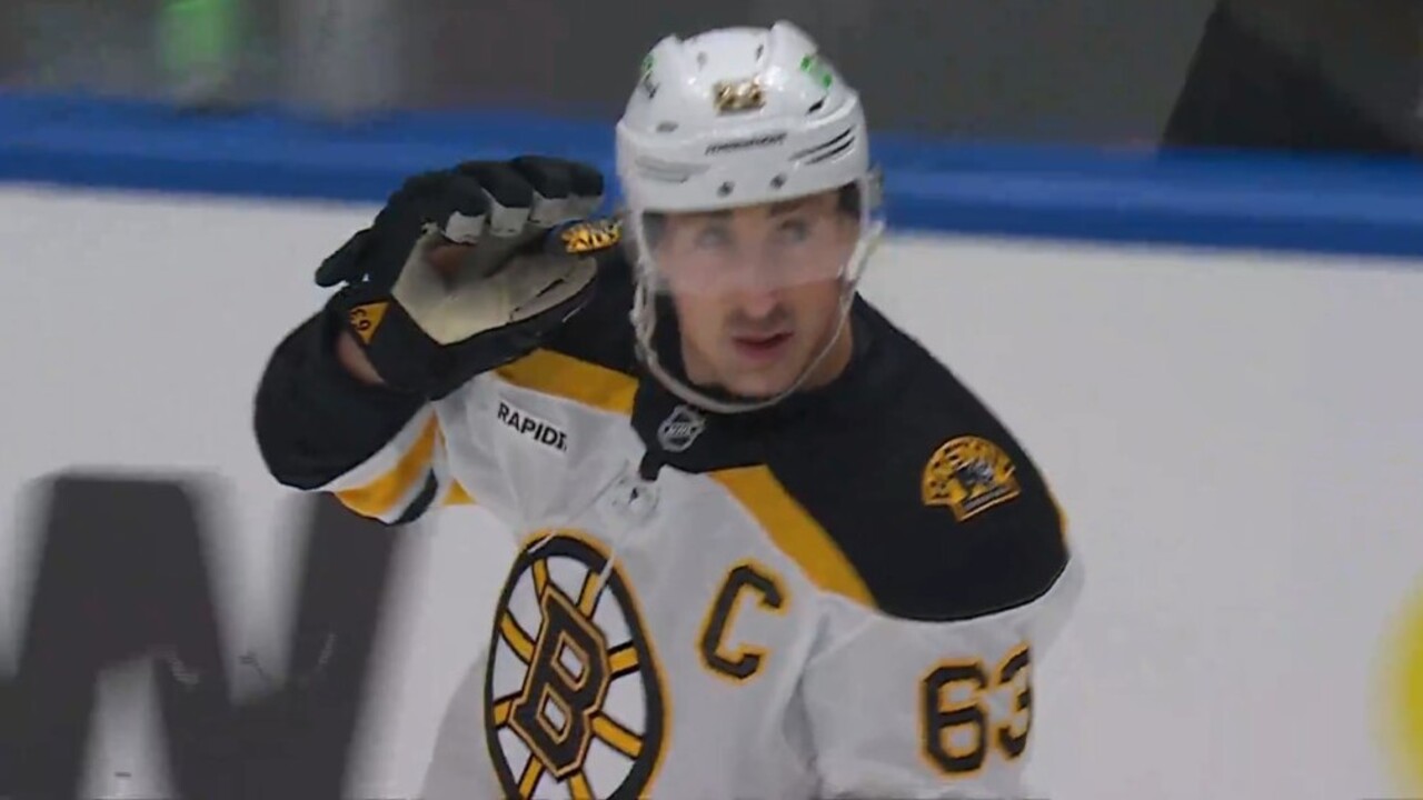 Bruins’ Marchand taunts booing Canucks fans after power play goal