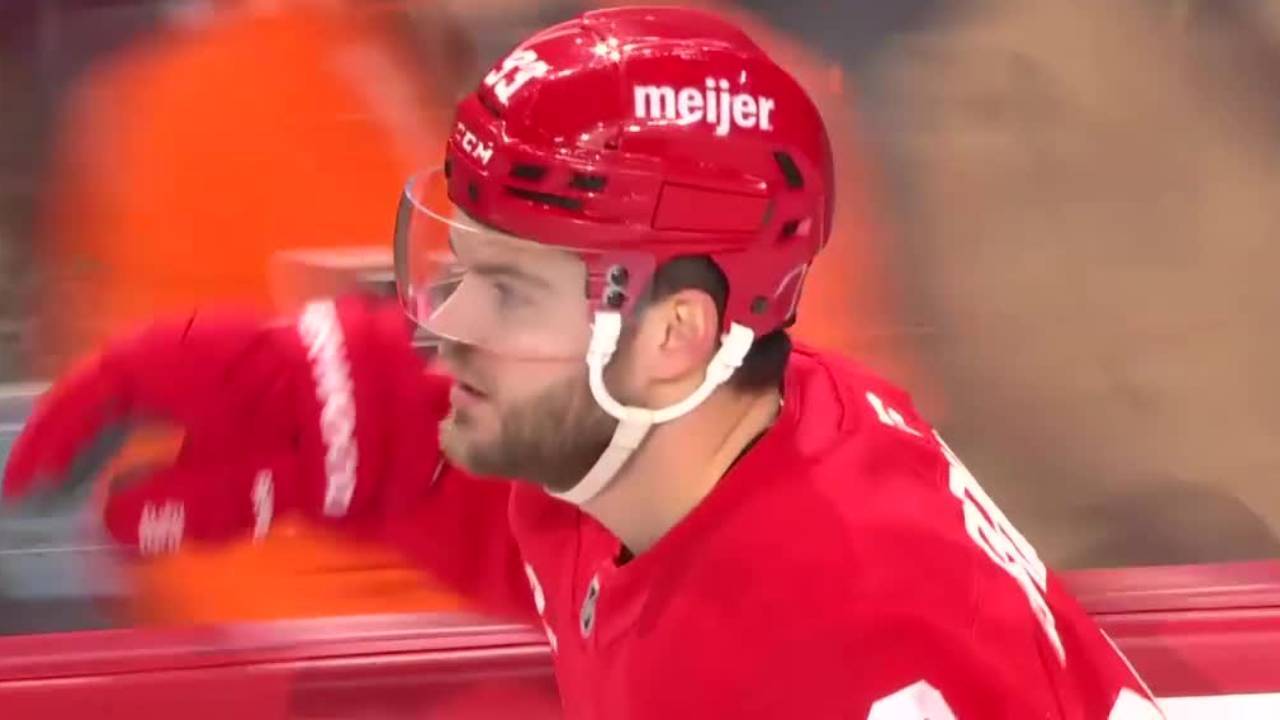 Red Wings’ DeBrincat finishes off three-on-one to score on his birthday