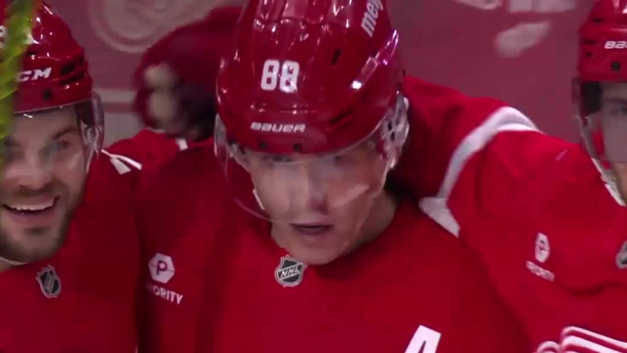 Red Wings’ Kane snipes goal from unbelievable angle