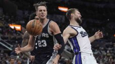 Spurs&#8217; Zach Collins fined $35,000 by NBA for obscene gesture after ejection