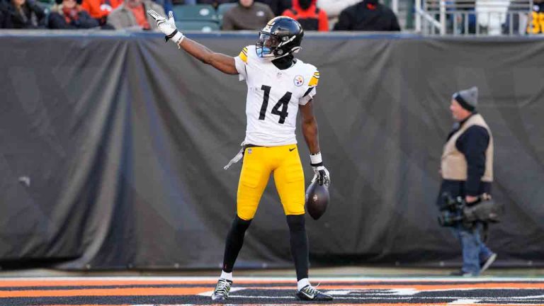 Pittsburgh Steelers wide receiver George Pickens (14) gestures during an NFL football game against the Cincinnati Bengals Sunday, Dec. 1, 2024, in Cincinnati. (Jeff Dean/AP)