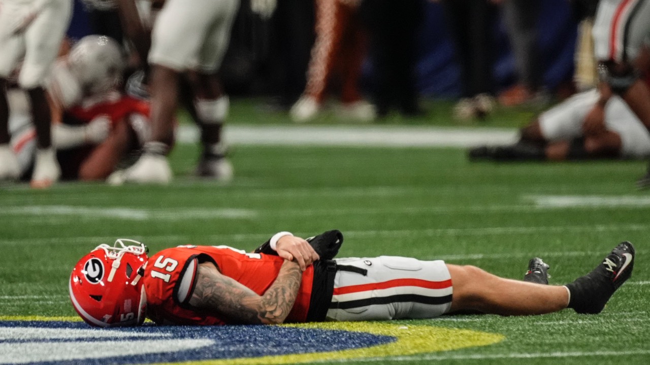 Georgia QB Carson Beck out with arm injury in SEC championship game