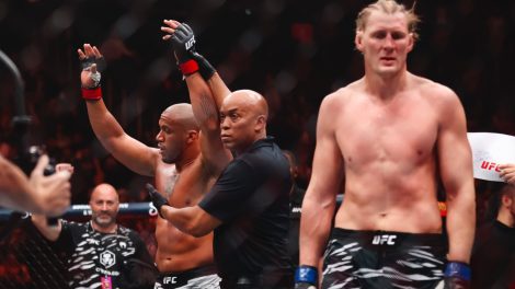 Ciryl-Gane-is-declared-winner-by-split-decision-as-Alexander-Volkov-reacts-at-UFC-310