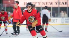 Blackhawks, Blues practice at Wrigley Field ahead of Winter Classic