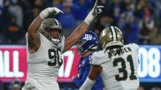 Saints block game-tying FG, hold on to beat Giants after Carr is injured