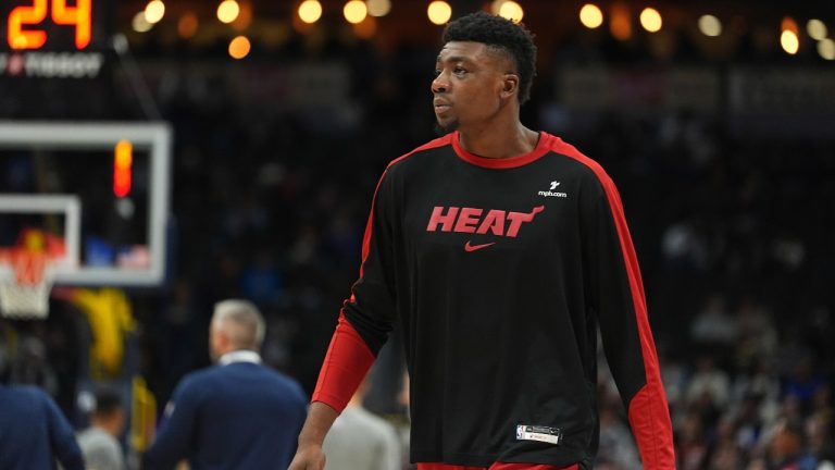 Miami Heat center Thomas Bryant (31) in the first half of an NBA basketball game Friday, Nov. 8, 2024, in Denver. (AP Photo/David Zalubowski)