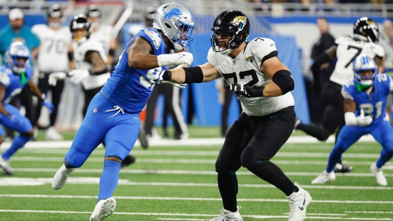 Detroit Lions defensive end Za'Darius Smith rushes on Jacksonville Jaguars offensive tackle Walker Little in the first half of an NFL game in Detroit, Sunday, Nov. 17, 2024. (AP/Rick Osentoski)