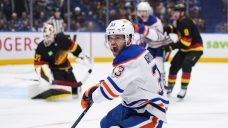 Oilers&#8217; Viktor Arvidsson returns to lineup against Bruins