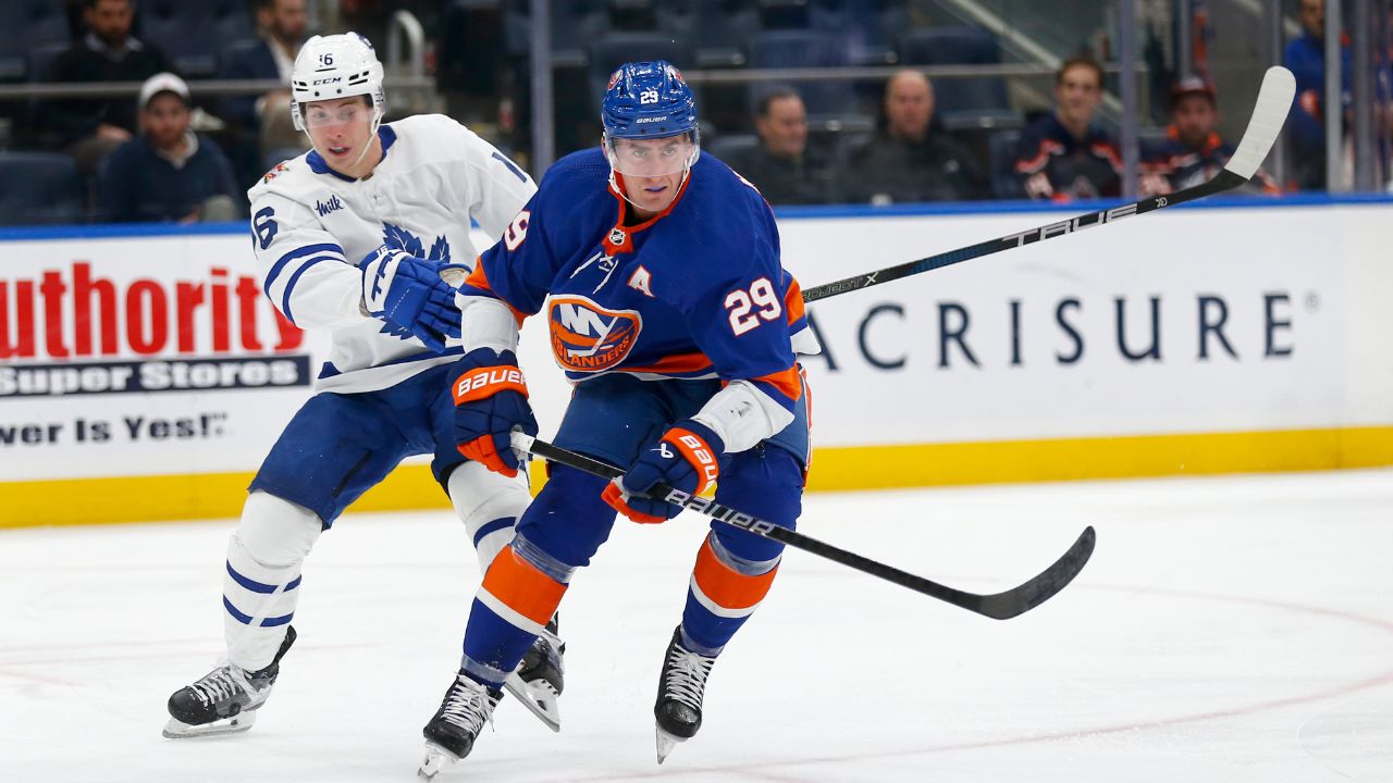 Trade target Brock Nelson discusses uncertain future with Islanders