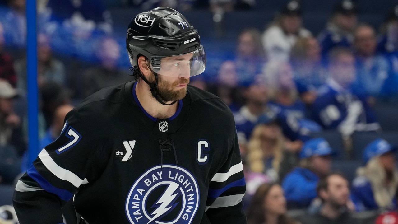 Lightning captain Victor Hedman scratched late vs. Bruins