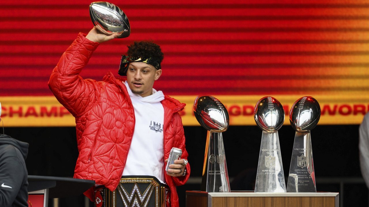 Any chance anyone but Mahomes wins MVP if Chiefs indeed three-peat?