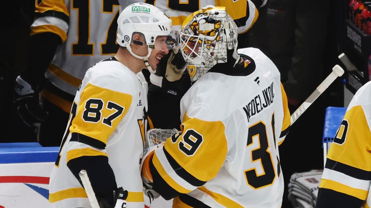 Alex Nedeljkovic shines as Penguins beat Sabres