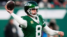 Rodgers throws 500th TD pass as Jets beat Dolphins