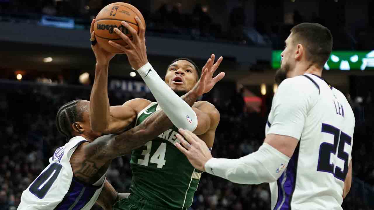 NBA Roundup: Bucks’ Antetokounmpo logs 50th career triple-double in win over Kings