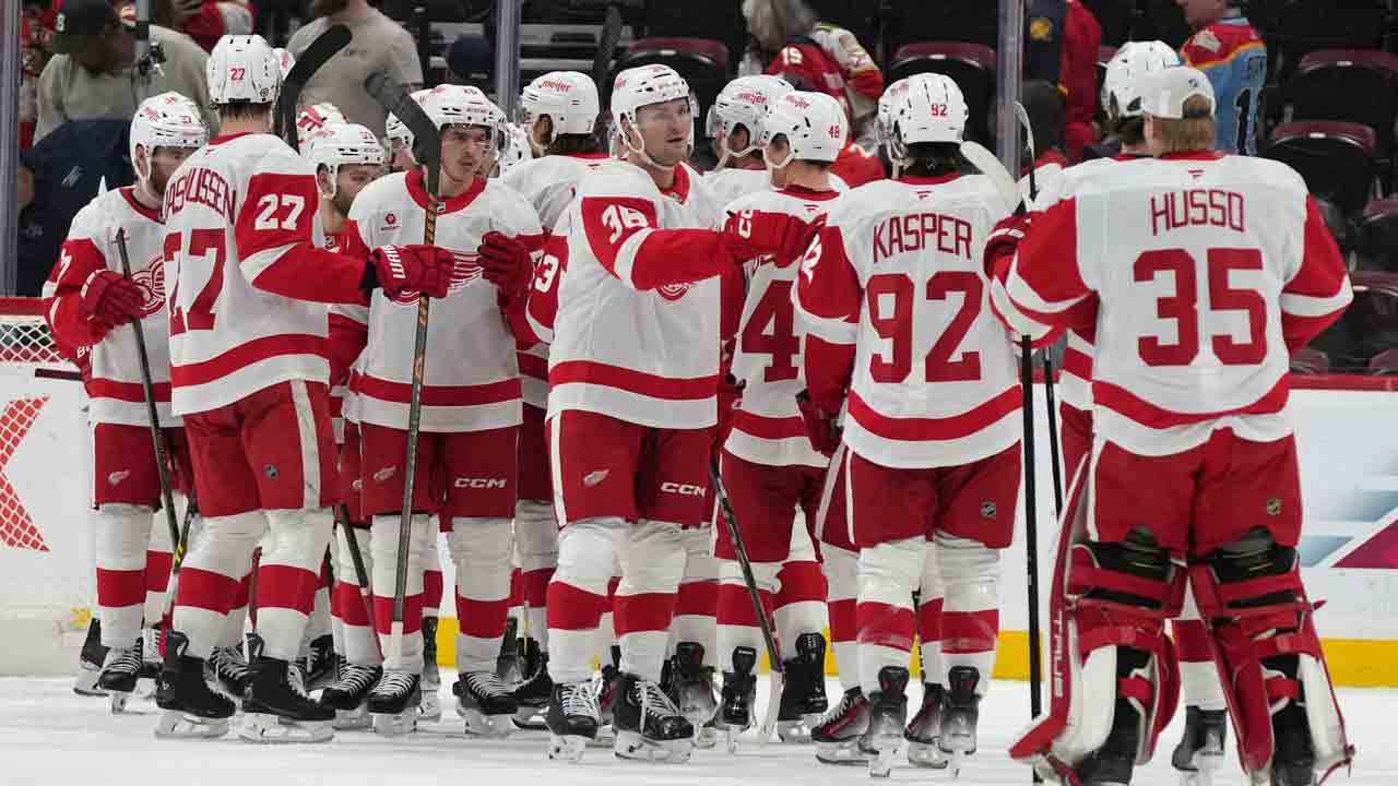 NHL Roundup: Red Wings stay hot, beat Panthers