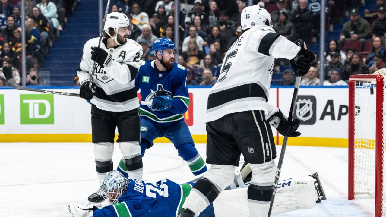 Slumping Canucks fall well short against Kings