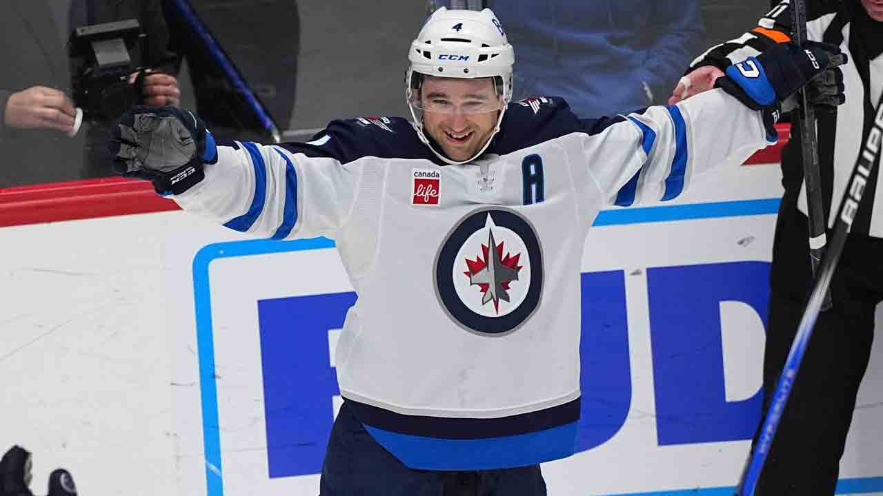 Pionk scores in OT to lift Jets over Avalanche