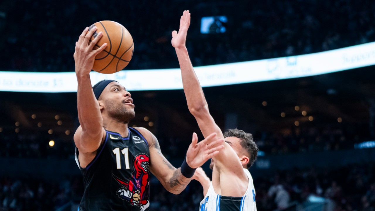 Healthy veterans lead Raptors to big comeback win over Magic