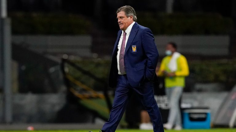 Former Mexico coach Miguel Herrera has been hired as coach of the Costa Rica men's national team. (Eduardo Verdugo/AP)