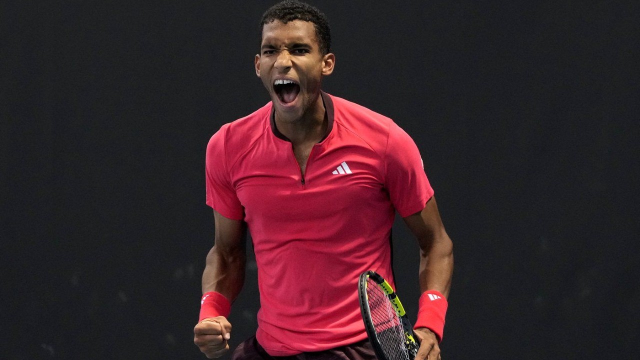 Auger-Aliassime downs Struff to reach Australian Open second round