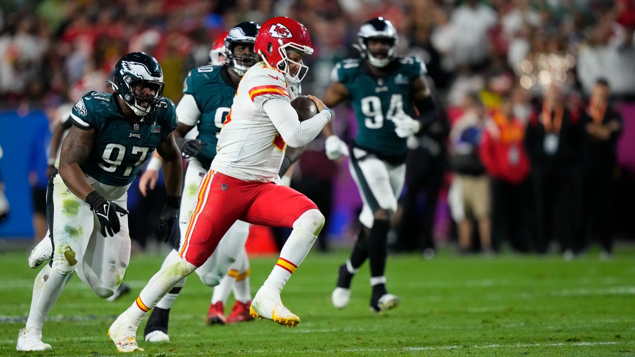 Mahomes’ Chiefs to face Barkley-fueled Eagles in bid for Super Bowl three-peat