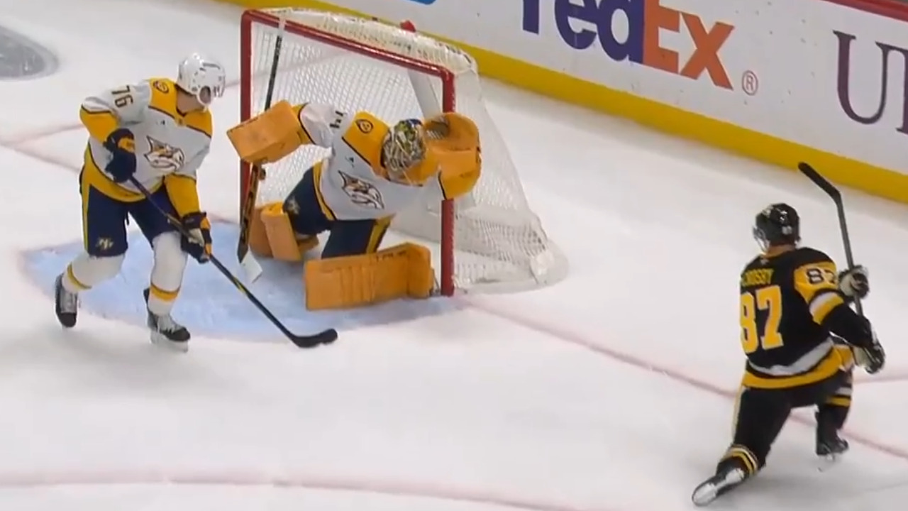 Red-hot Crosby scores from tough angle vs. Predators