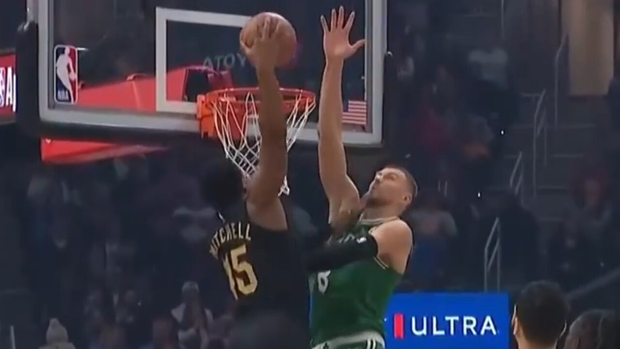 Cavaliers’ Mitchell winds up for insane poster jam over Celtics’ Porzingis