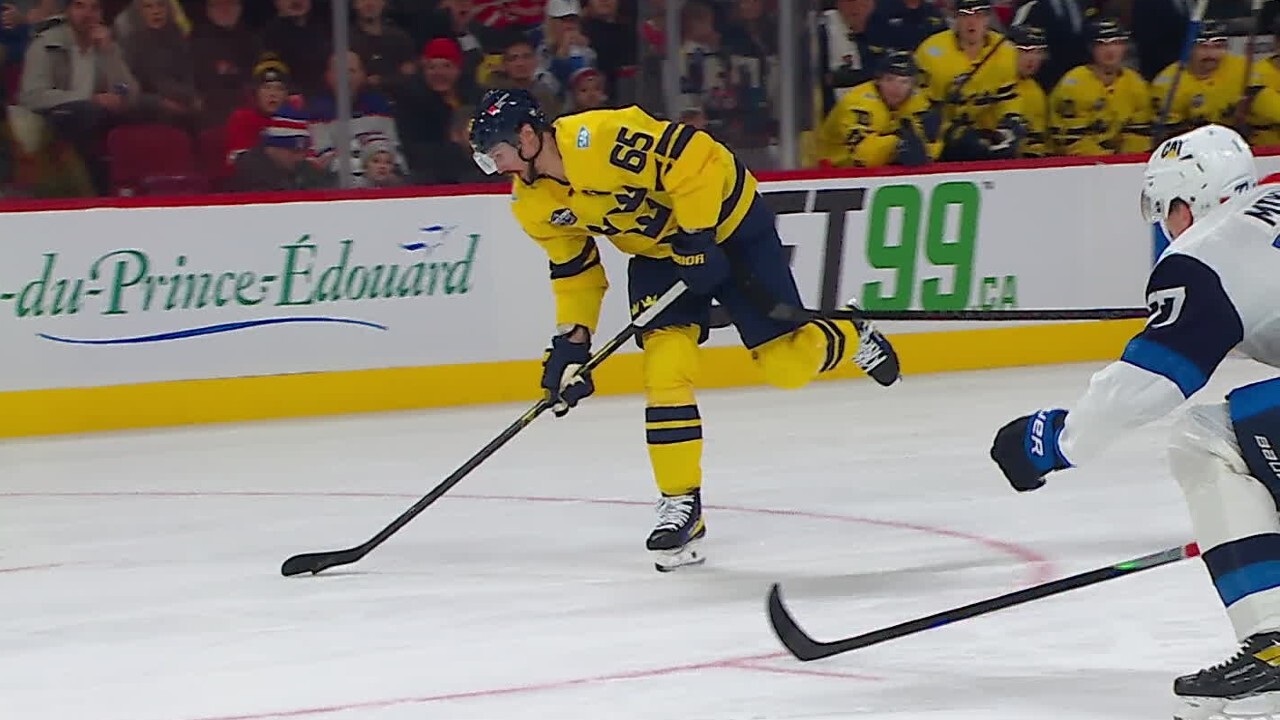 Sweden’s Karlsson beats Lankinen short side on rush