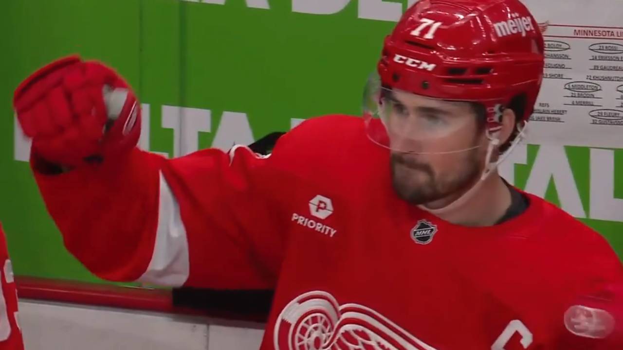 Red Wings’ Larkin scores controversial goal leading to multiple reviews