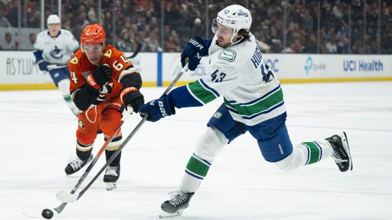 Canucks abandon game plan, resolve in crushing setback vs. Ducks