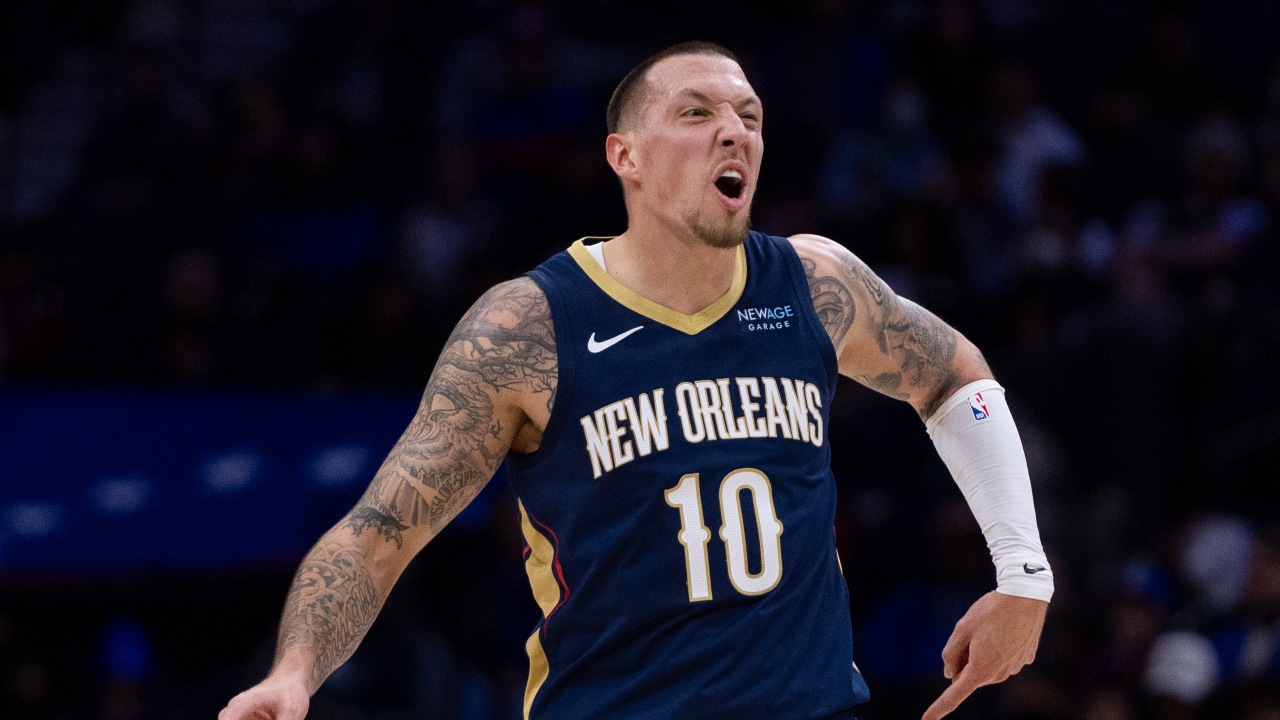 Report: Pelicans deal centre Daniel Theis to Thunder for draft compensation