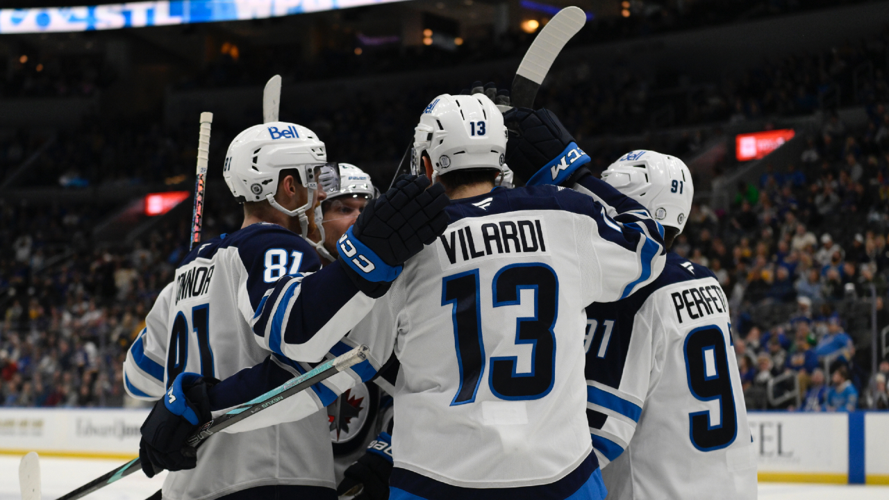 Jets win team-record ninth straight, beat Blues in shootout