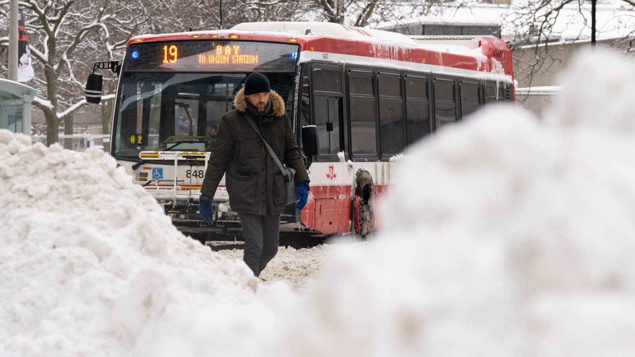 Bad Toronto traffic forces Hurricanes to walk to rink for game vs. Maple Leafs