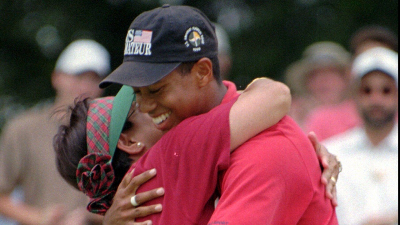 Tiger Woods says his mother, Kultida, has died