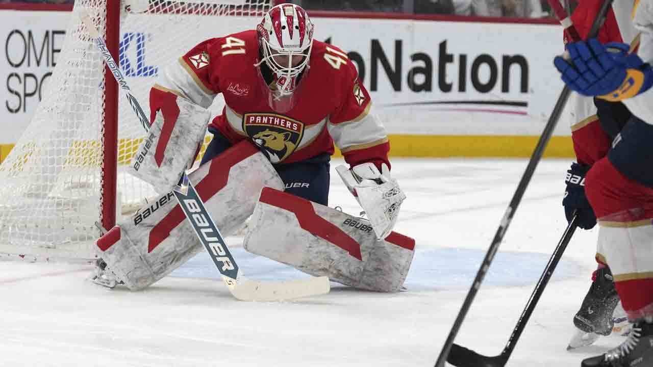 Vitek Vanecek earns ‘Van-ny!’ chants from Florida fans in strong Panthers debut